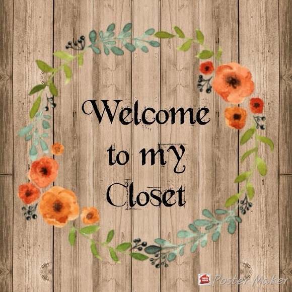 COME CHECK OUT MY POSHMARK $6 SHOWS!! STEAL MY INVENTORY! πΈπΈ - Picture 6 of 6